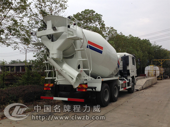 陕汽德龙12方水泥搅拌车