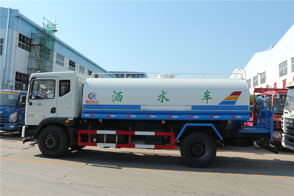 12方东风T3洒水车