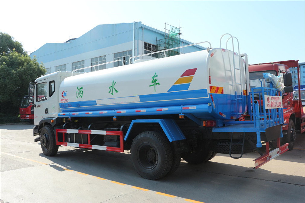 12方东风T3洒水车